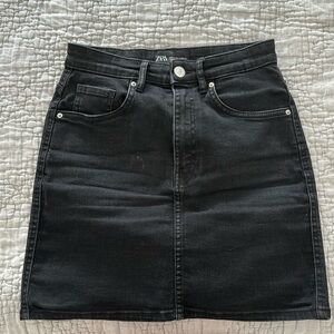Zara Mini-Skirt